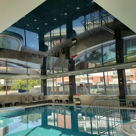 Szafir W Budynku Basenowym Morska Klifowa Apartamento Rewal