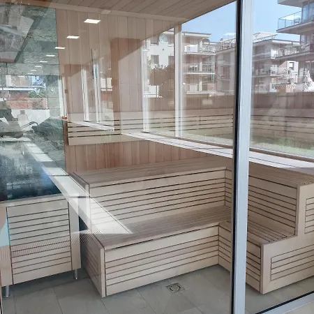 Szafir W Budynku Basenowym Morska Klifowa *