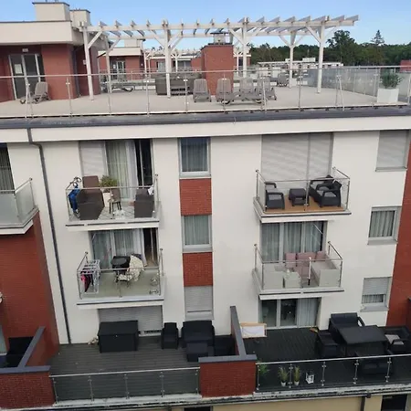 Szafir W Budynku Basenowym Morska Klifowa