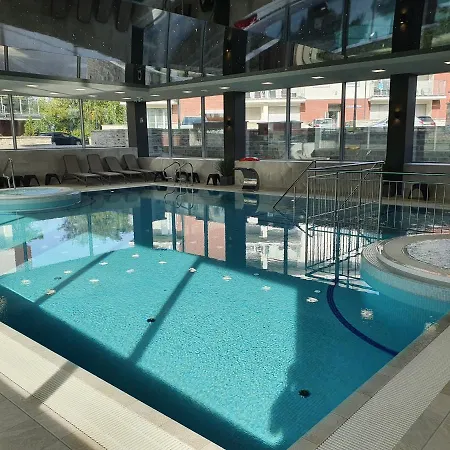 Szafir W Budynku Basenowym Morska Klifowa Apartment Rewal